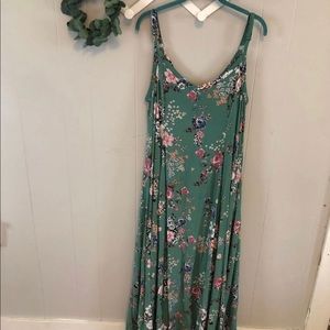 Torrid size 0/L floral maxi dress